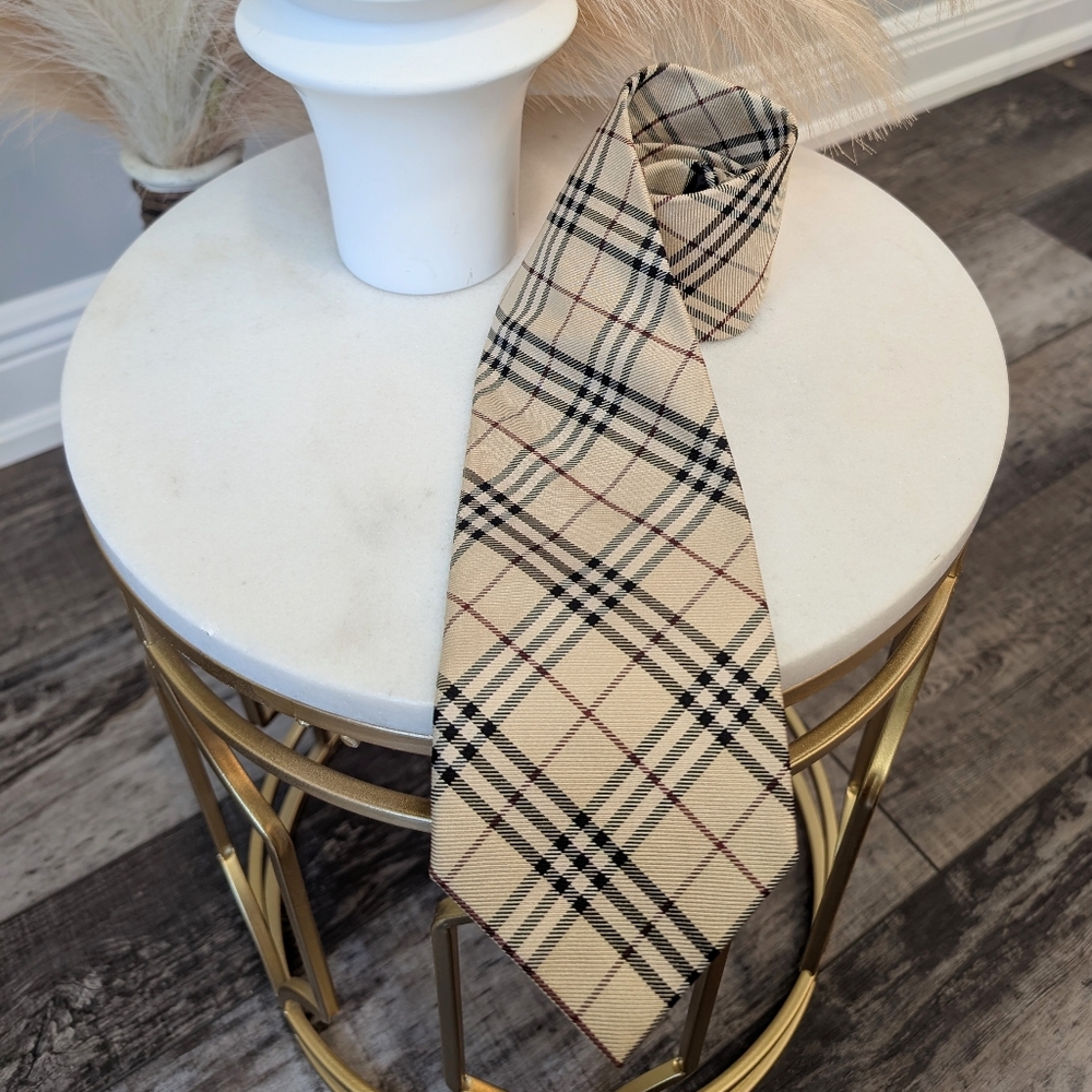 Burberry London Classic Plaid Mens Tie - Picture 3 of 10